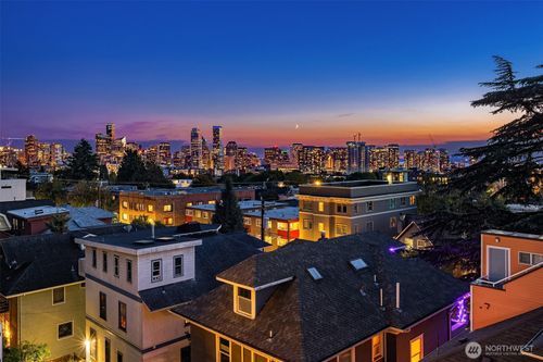 1227 E Roy St, Seattle, WA, 98102-4655 | Card Image