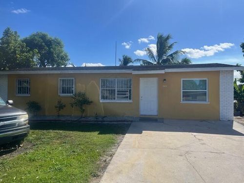 1504 Boone Ave, Pahokee, FL, 33476-1211 | Card Image