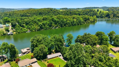 476 Baywood Dr, Piney Flats, TN, 37686-4508 | Card Image