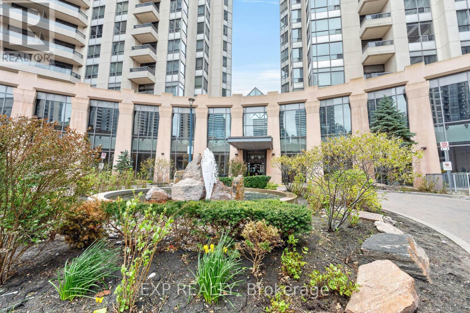 Residential in Toronto (Willowdale East) 3