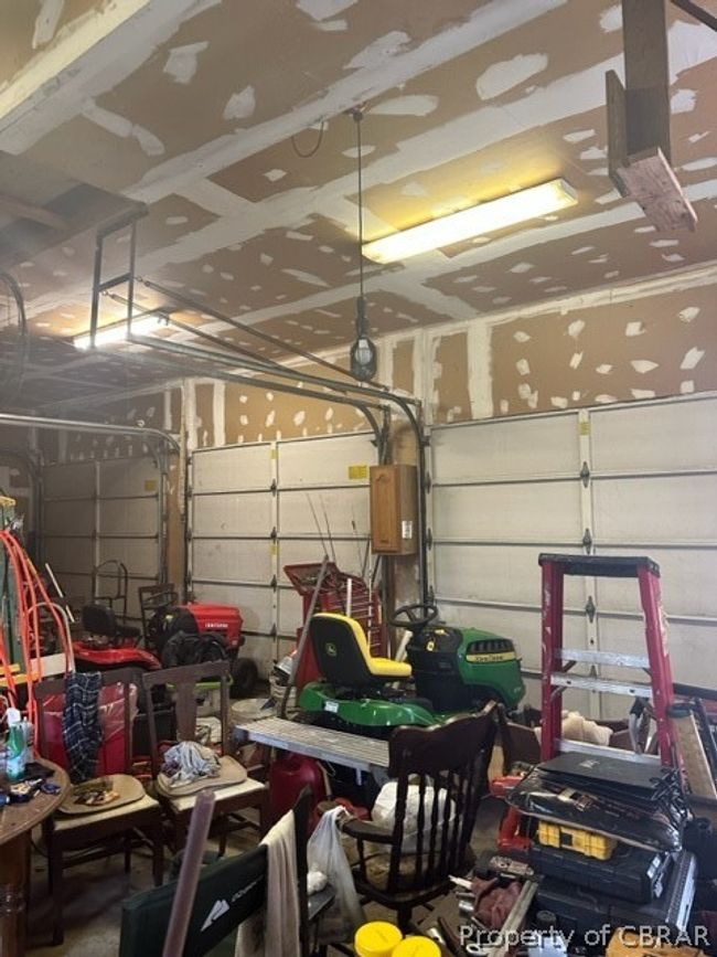 View of garage | Image 19