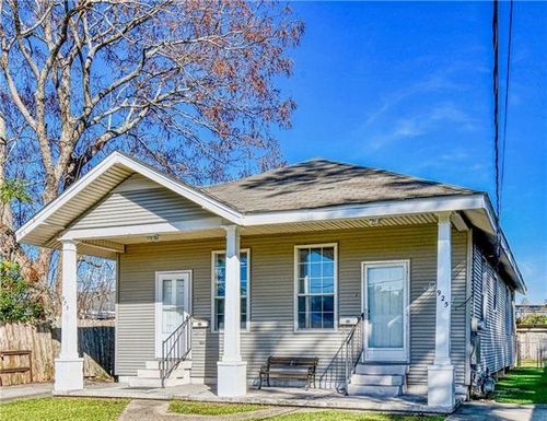 925 Rupp St, Gretna, LA, 70053-2145 | Card Image