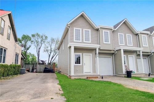 204 William St, Delhi, ON, N4B1M8 | Card Image