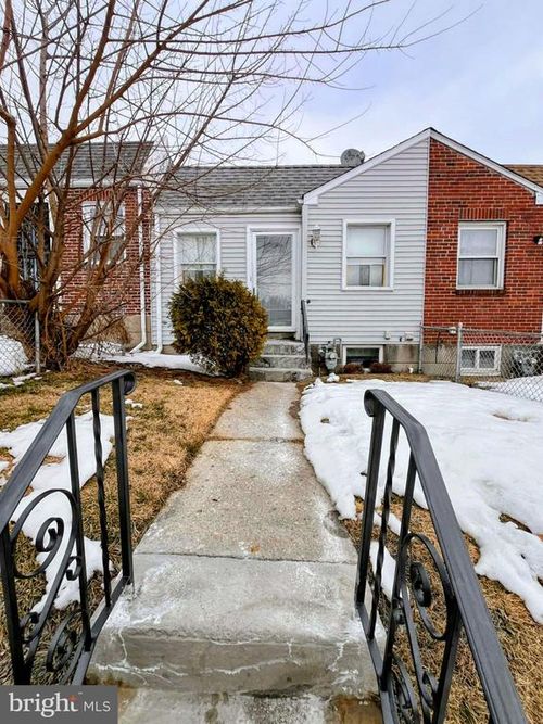 405 E Spruce St, NORRISTOWN, PA, 19401-4062 | Card Image