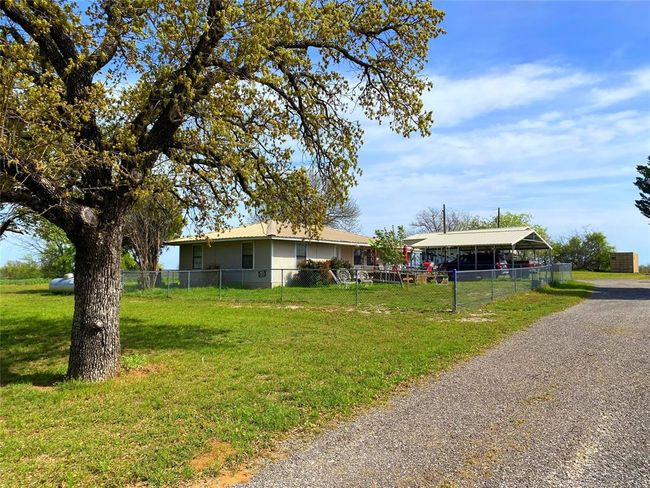 864 Highway 101, House other with 2 bedrooms, 1 bathrooms and null parking in Sunset TX | Image 28