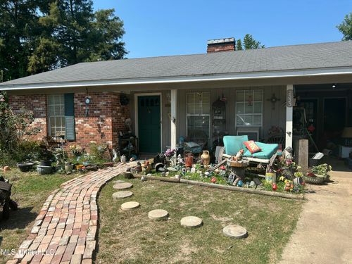 2523 Bobolink Pl, Greenville, MS, 38701-8105 | Card Image