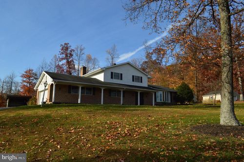 6605 Woodland Dr, SPRING GROVE, PA, 17362-8602 | Card Image