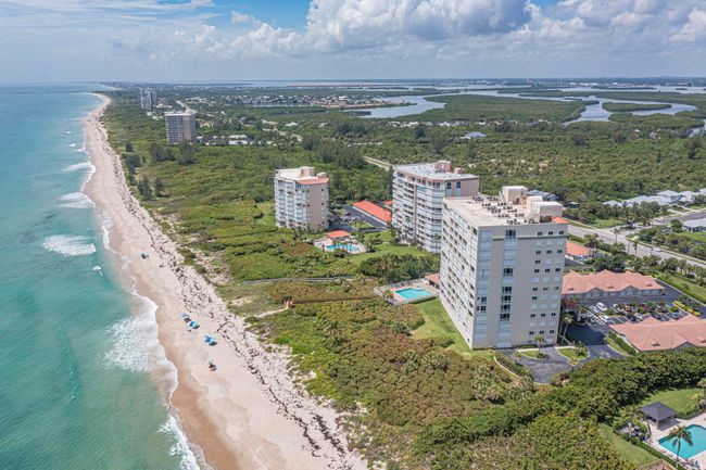 PH6 - 3870 N Highway A1a, Condo with 2 bedrooms, 2 bathrooms and null parking in Hutchinson Island FL | Image 64