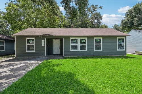 317 Redwood St, Lake Jackson, TX, 77566-5874 | Card Image