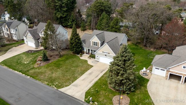 17-web-or-mls-3022-jamesway-ave | Image 54