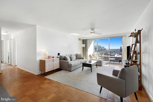 1-1014-4977 Battery Ln, BETHESDA, MD, 20814-4931 | Card Image