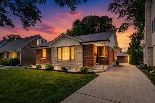212 S Hi Lusi Avenue, Mount Prospect, IL, 60056 | Card Image