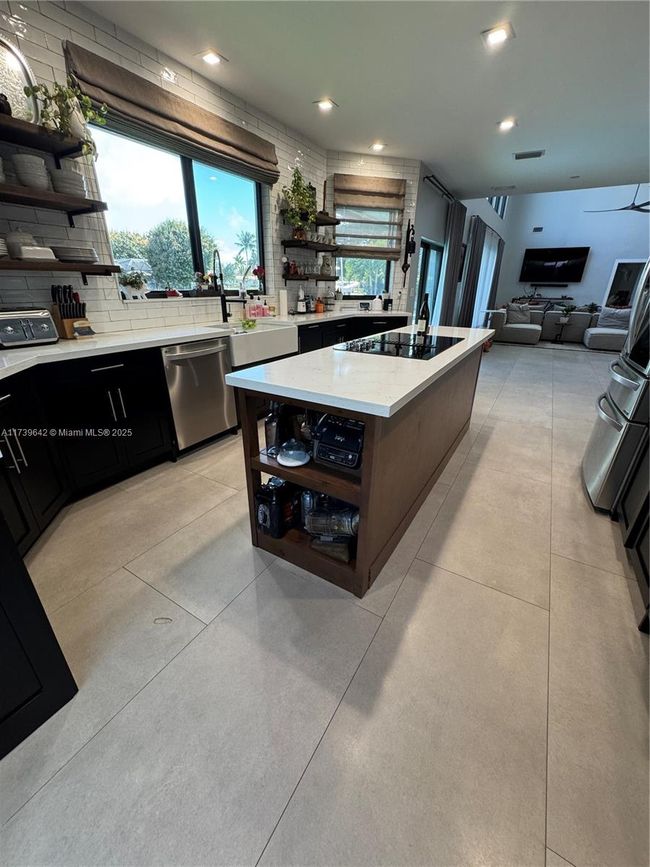 4000 Ne 23 Rd Ave, House other with 3 bedrooms, 4 bathrooms and null parking in Lighthouse Point FL | Image 26