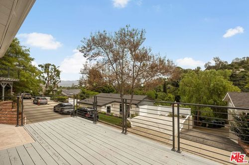 4115 Knobhill Dr, Sherman Oaks, CA, 91423-4442 | Card Image