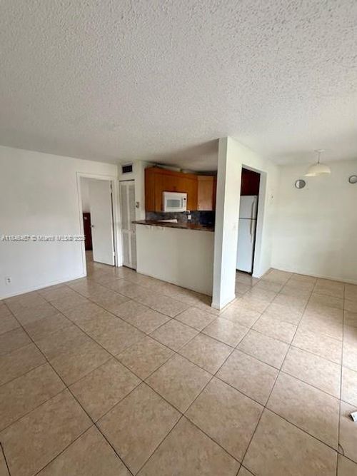 apt-m199-95 Ne 41st St, Oakland Park, FL, 33334-1359 | Card Image