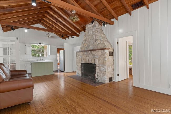 3184 N Edward Island Pt, House other with 2 bedrooms, 1 bathrooms and 1 parking in Hernando FL | Image 6