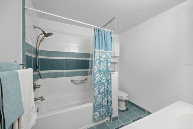 Guest Bath | Image 45