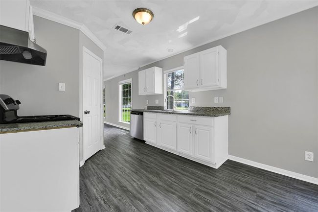 Kitchen view | Image 11