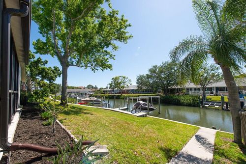9476-9476 Tradewinds Avenue, SEMINOLE, FL, 33776 | Card Image