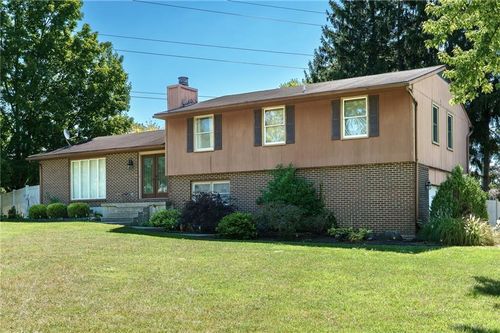 4220 Willow Creek Dr, Dayton, OH, 45415-1938 | Card Image