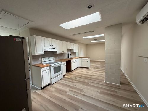 apt-2-69 Congress Ave, Waterbury, CT, 06708-3890 | Card Image