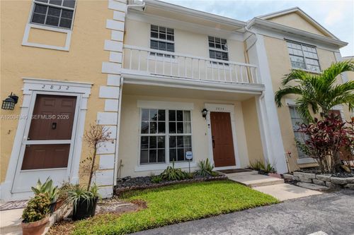 2836 S Edgehill Ln, Hollywood, FL, 33026-3769 | Card Image