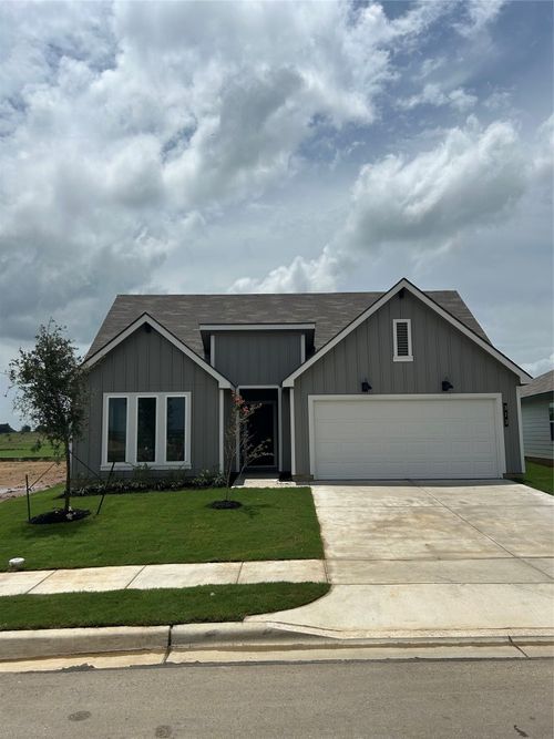 313 Doss Dr, Rockdale, TX, 76567-2426 | Card Image