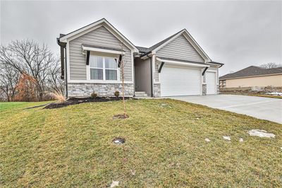 913 Nw Crestwood Drive, House other with 3 bedrooms, 2 bathrooms and null parking in Grain Valley MO | Image 2