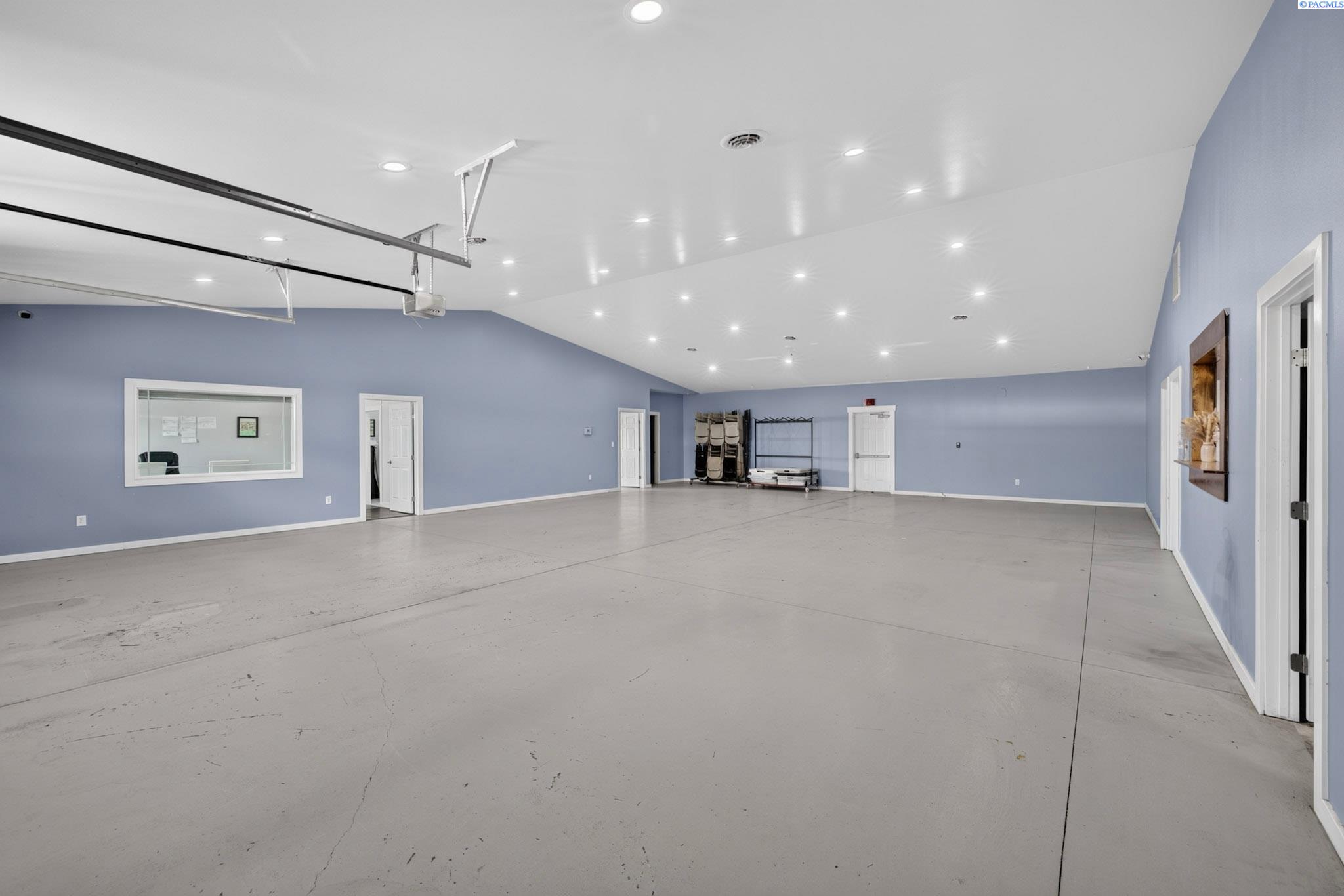 Commercial Sale in Grandview 5