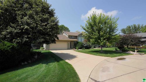427 Eagle Cir, Dakota Dunes, SD, 57049-5321 | Card Image