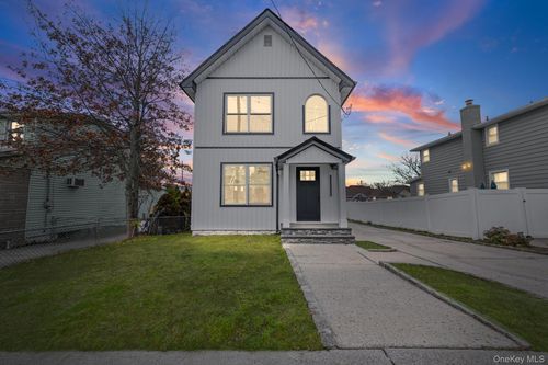 44 Catherine Ave, Franklin Square, NY, 11010-1512 | Card Image