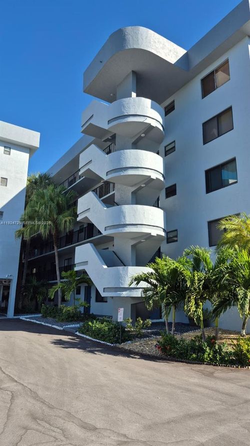 202-8020 Hampton Blvd, North Lauderdale, FL, 33068-5640 | Card Image