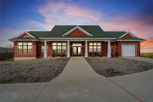 4009 Quail Ridge Rd, Center Point, IA, 52213-9496 | Card Image