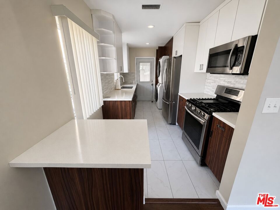 Residential Lease in Glendale 4