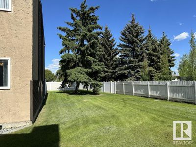 3167 139 Ave Nw, Townhouse with 3 bedrooms, 2 bathrooms and 1 parking in Edmonton AB | Image 2