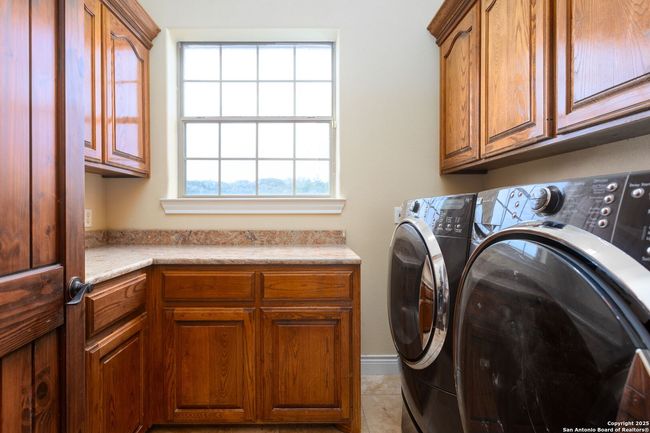 192 County Road 2812, House other with 5 bedrooms, 4 bathrooms and null parking in Mico TX | Image 18