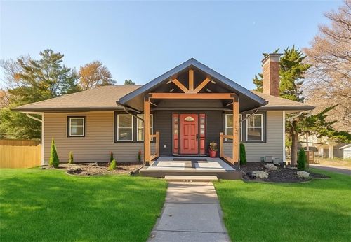 5000 Fontana St, Roeland Park, KS, 66205-1320 | Card Image