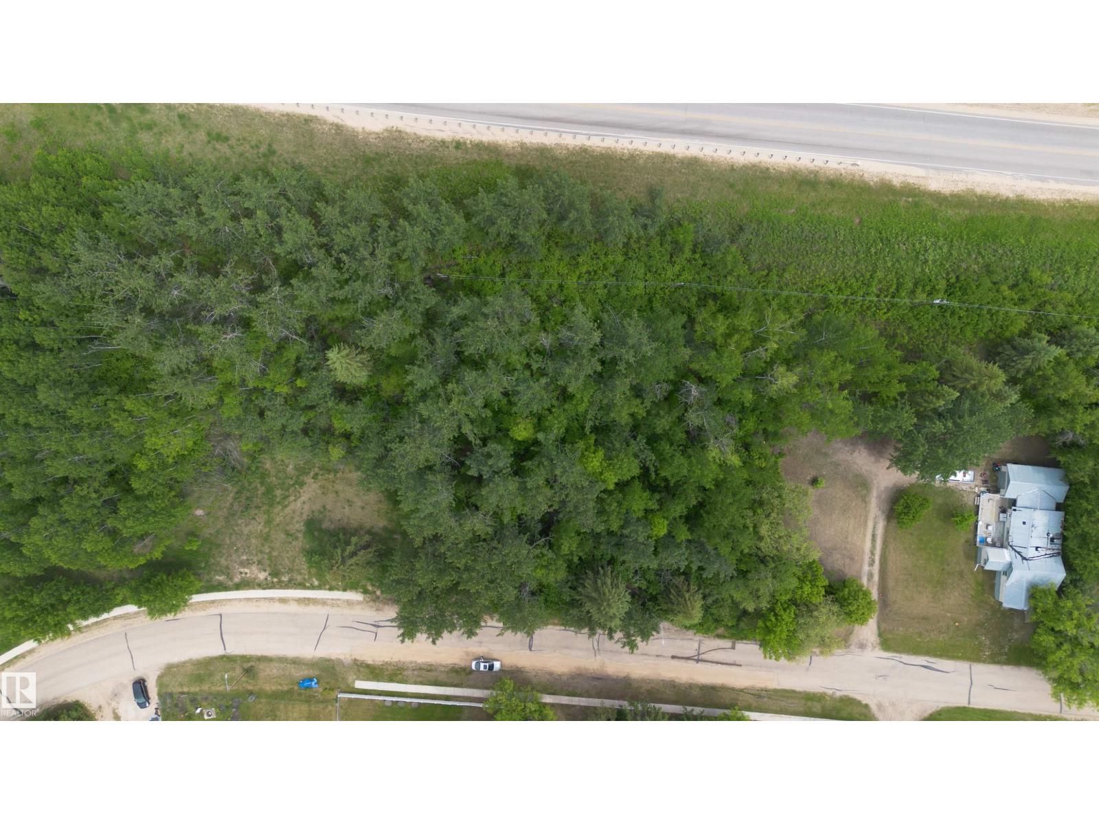 Land in Fort Assiniboine