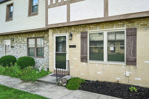 3843 Queen Anne Pl, Grove City, OH, 43123-2924 | Card Image