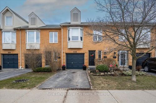 816 Village Green Blvd, Mississauga, ON, L5E3H8 | Card Image