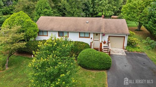 260 Friendship Rd, Cranbury, NJ, 08512-5404 | Card Image