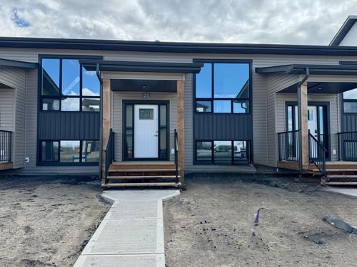 25 Louis Dr, Red Deer County, AB, T4E3E5 | Card Image
