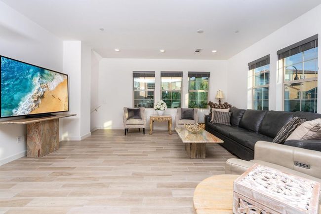 UNIT-1 - 4336 Harbor Way, Townhouse with 3 bedrooms, 4 bathrooms and 2 parking in Oceanside CA | Image 4