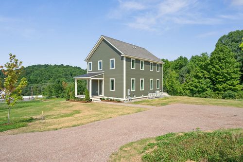 99 Tractor Road, Hinesburg, VT, 05461 | Card Image
