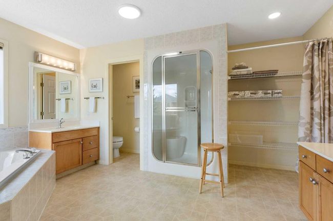 461 Sienna Heights Hill Sw, House other with 3 bedrooms, 3 bathrooms and 4 parking in Calgary AB | Image 18