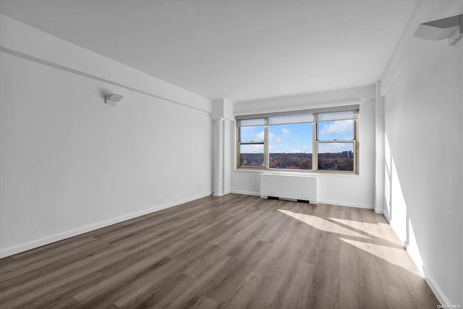 Living Room | Image 9