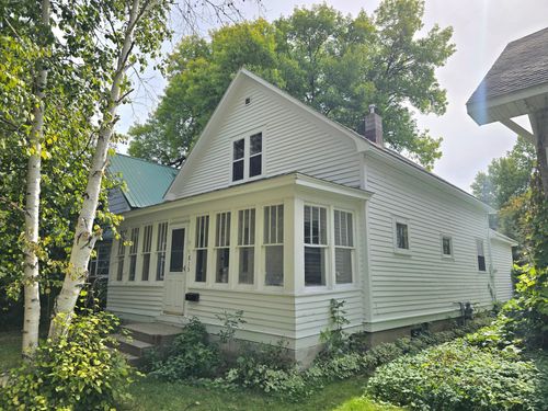 813 5th St, International Falls, MN, 56649-2214 | Card Image