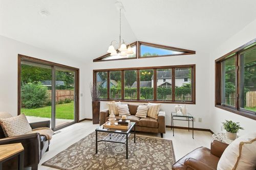 1010 Shady Oak Dr, North Mankato, MN, 56003-3435 | Card Image