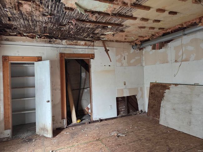 305 N Clark St, House other with 4 bedrooms, 2 bathrooms and null parking in Reynolds IN | Image 5