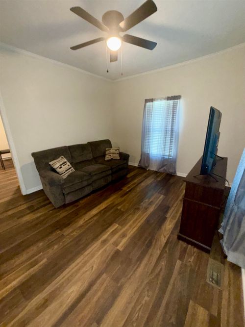 202 Spruce St, Gaffney, SC, 29340-3251 | Card Image